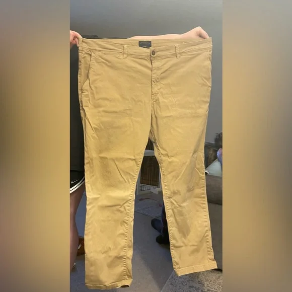 American Eagle khaki pants - Picture 1 of 3